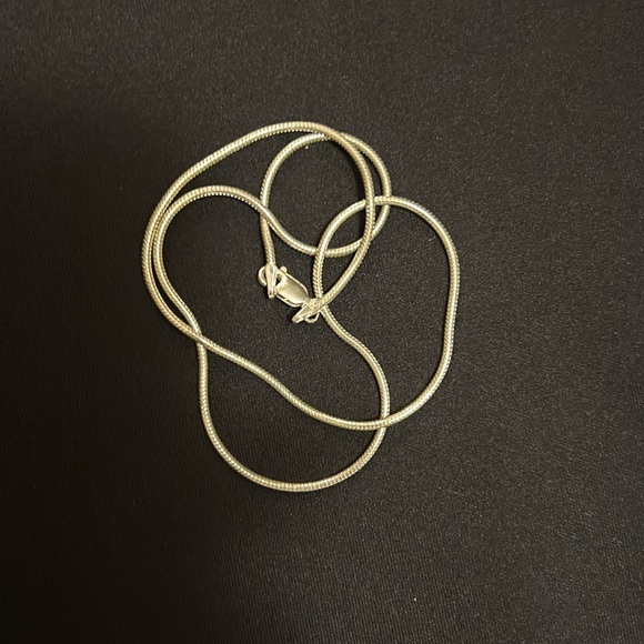 925 16" Sterling Silver Snake Necklace Chain with lobster claw clasp. - Picture 2 of 4